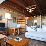 Sandringham Studio 61